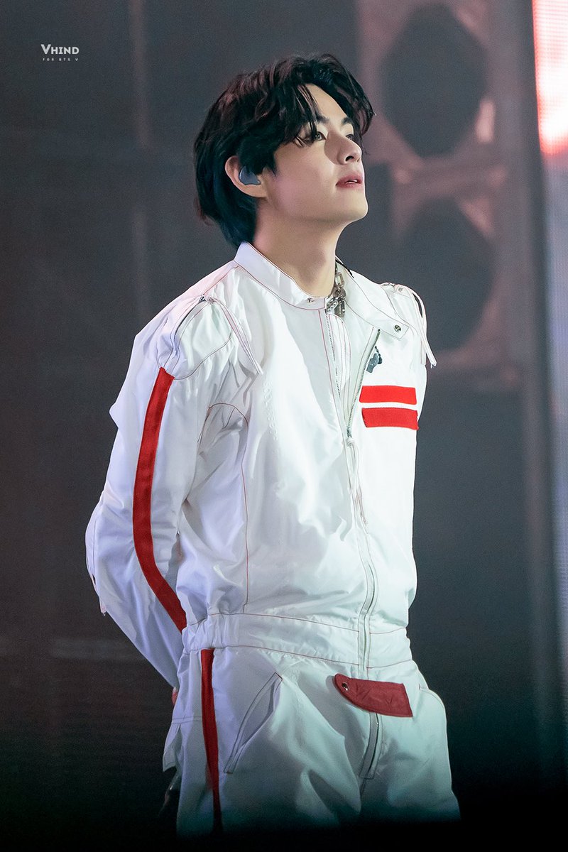 Vhind_V's tweet photo. 220310  PTD콘 HD

#방탄소년단   #태형 #뷔 #BTSV #BTS   #Taehyung @BTS_twt https://t.co/kgi9IhuQpk