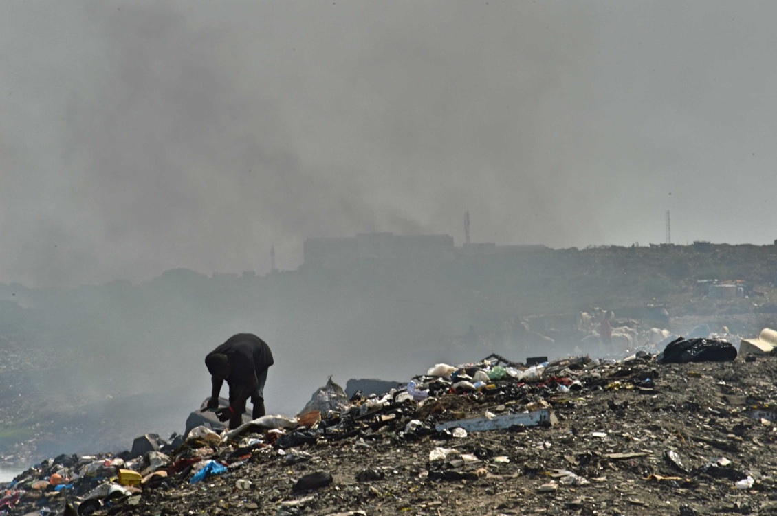 JPetrlik's tweet photo. Well this might be a crucial oportunity to stop further exports of #ewaste to #Thailand or #Ghana as it was witnessed by @arnikaorg, @ToxicsFree and @EarthTH2009 #stopPOPswaste #stopdioxin @brsmeas https://t.co/ShwknkTEp9