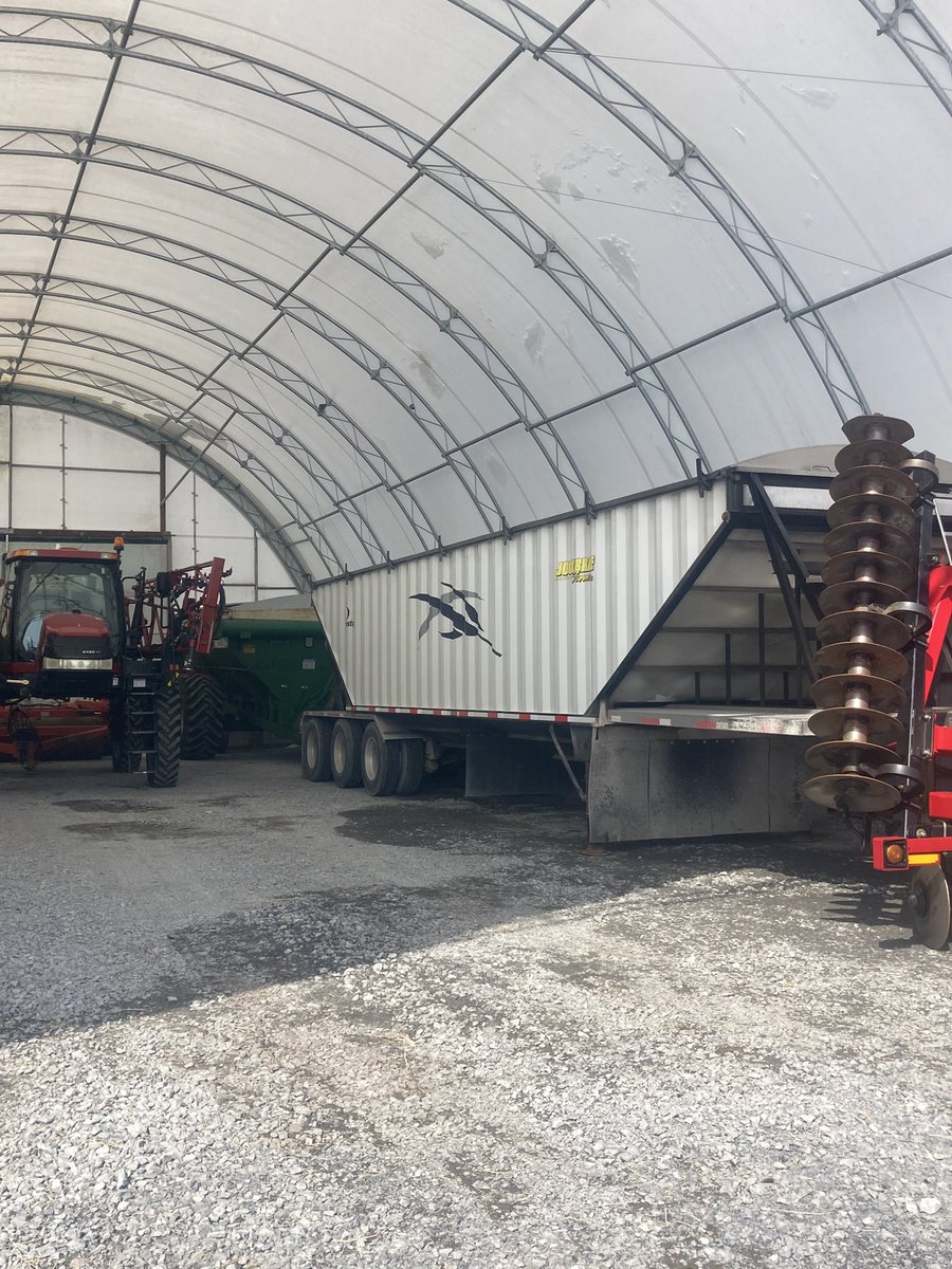 Hey Twitter we have a great grain hauling rig for sale any re-tweets would be appreciated.
2007 International 9400I Eagle interior 500hp+ pre emissions cummins ISX. Auto greaser, 13.5k front 40k rears. New steer tires 2021. 2015 Lode King Prestige triaxle hopper. 80,000.00 o.b.o.