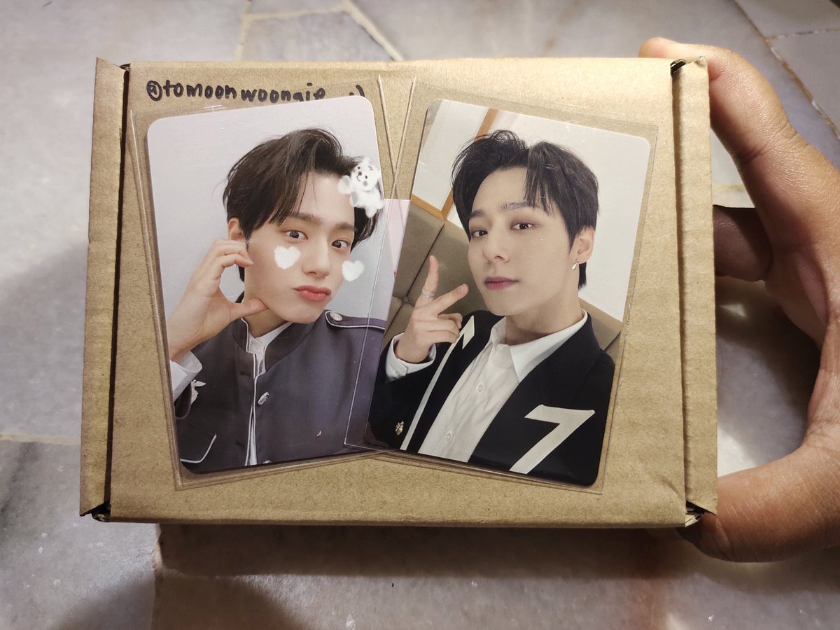 tomoonwoongie's tweet photo. Hi, @prettycloudsgo Hwanwoong pc safely arrived at me and thank you for the secure parcel 💜🖤💕
#sjbfeedbacks https://t.co/oteKegSPa0