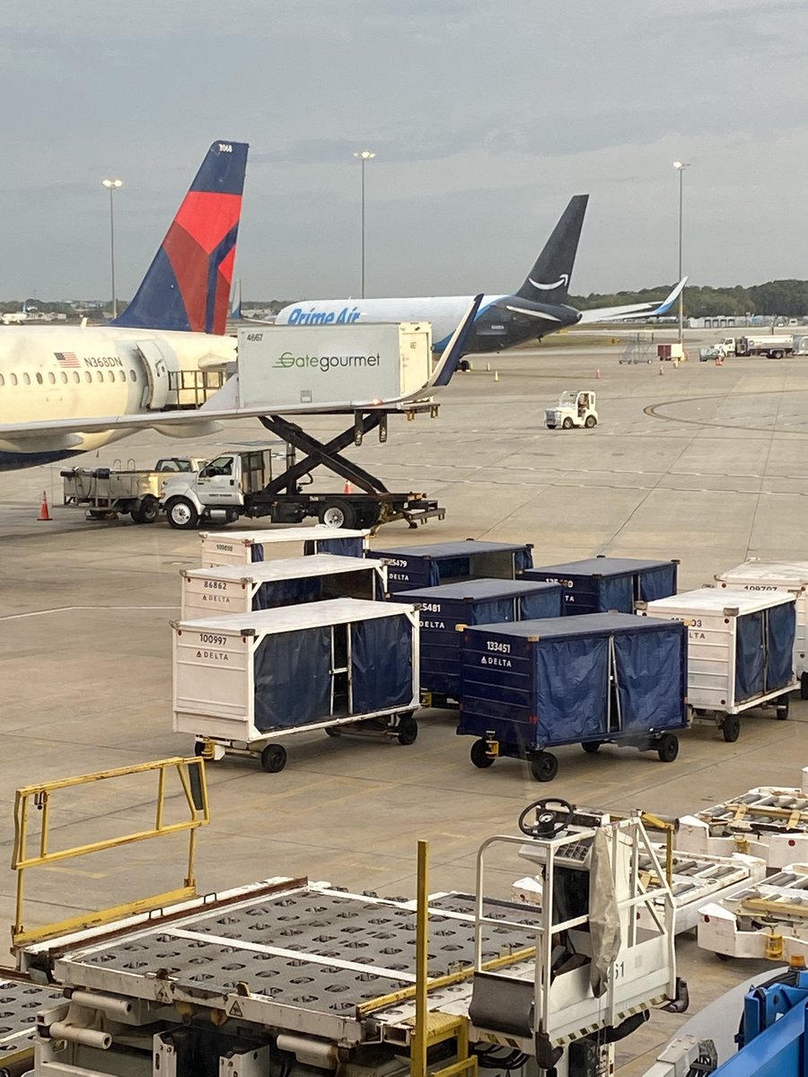 kindproject's tweet photo. When is Prime Air going to start shipping people? #DeltaAirlines fail today. https://t.co/DhjY3Rc1ii