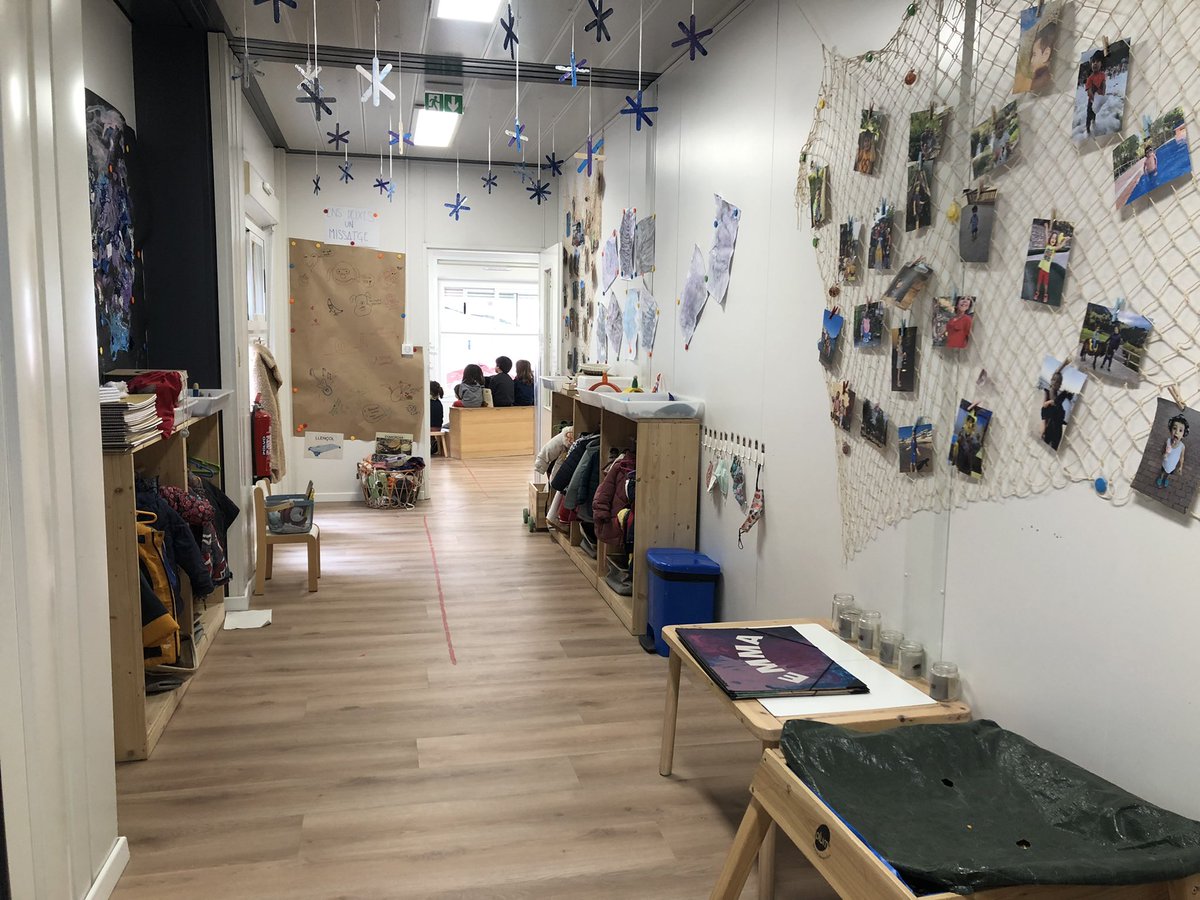 NvilaVila's tweet photo. @IE_Londres visitem @escola9graons referents en #transformacioeducativa #coedu molt inspirador com treballen l’autonomia dels infants, el respecte i fan teamwork constant. Gràcies a l’ED per la fantàstica rebuda. Gran equip de professionals @Salme23 @consorciedubcn @CrpEixample https://t.co/8Xfxwx99h8
