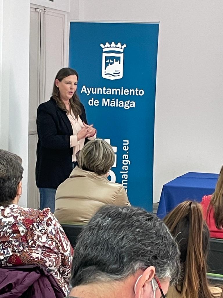 malagaimfe's tweet photo. Hoy estamos de #NetworkingIMFE en el distrito de Ciudad Jardín presentando iniciativas #empresariales de la ciudad 👏👏👏@malaga https://t.co/R4LbJQIprL