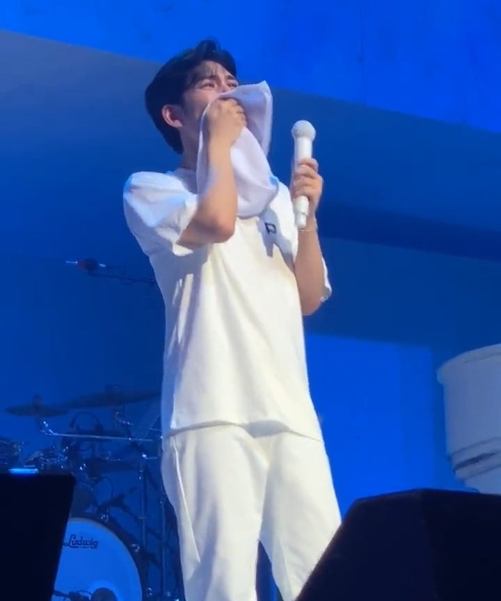youngk_world's tweet photo. Wonpil's priceless reaction after knowing Young K is one of the audiences😭😭😭😭 https://t.co/KsIcURzUvF