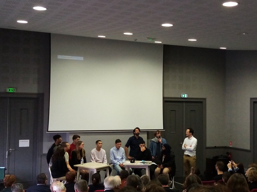 Restitution du projet #phoenix par les lycéens de <a href="/LensLycee/">Lycée Condorcet Lens</a> et présentation de leur journal lors de l'ag du @PMArtois ! Le défi de l'écho-transition au cœur de leur préoccupation !