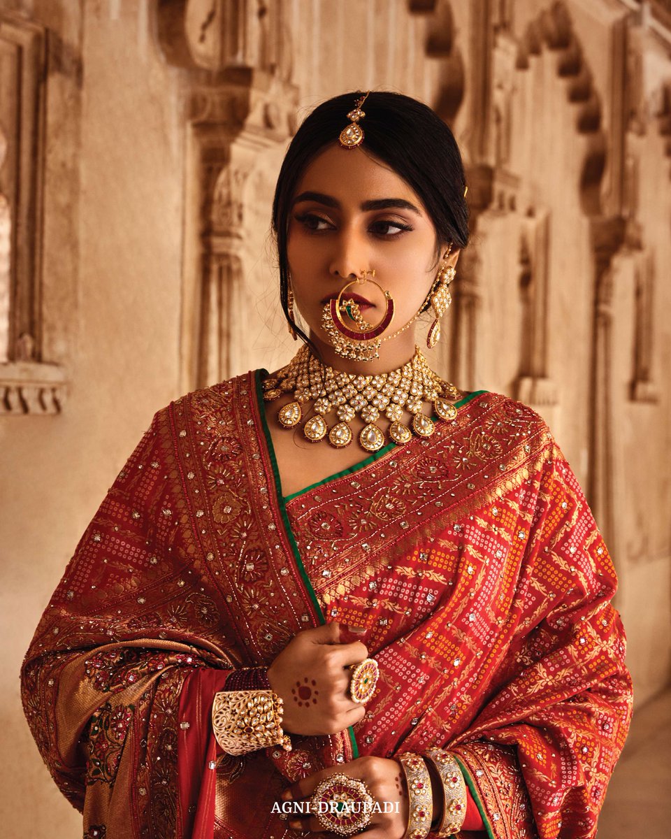 Ourparshwa's tweet photo. Draupadi was a woman of unbending will and a true example of the strength of will. She knew the reason for her existence and was determined to fulfill the same. 
---
#parshwa #panchkanya #Draupadi #jewellery #finejewellery #necklaceset https://t.co/pB2Ondt7te