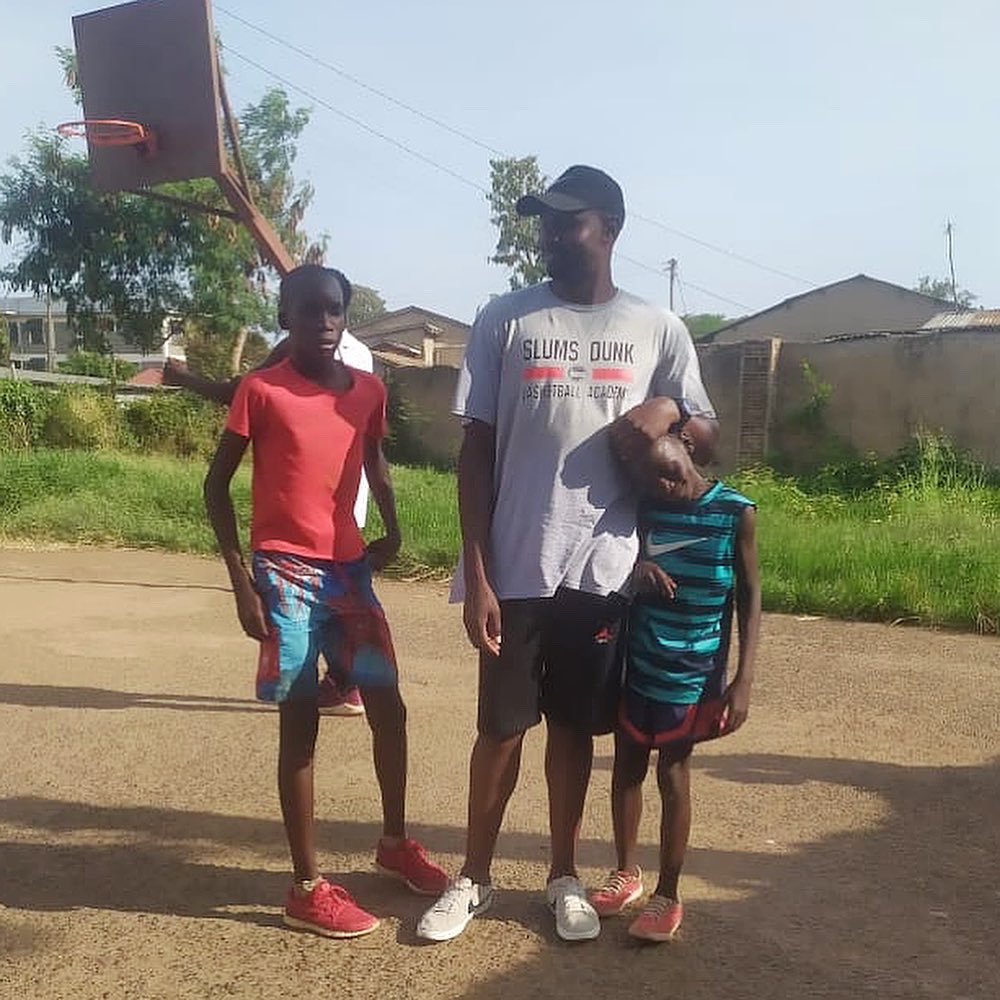 SlumsDunk's tweet photo. Quando al mattino ci arrivano le foto da parte dei coaches dei diversi progetti che abbiamo per il mondo, la giornata inizia alla grande 💥
#kisumu #slumsdunk https://t.co/I58Mj5MZOl