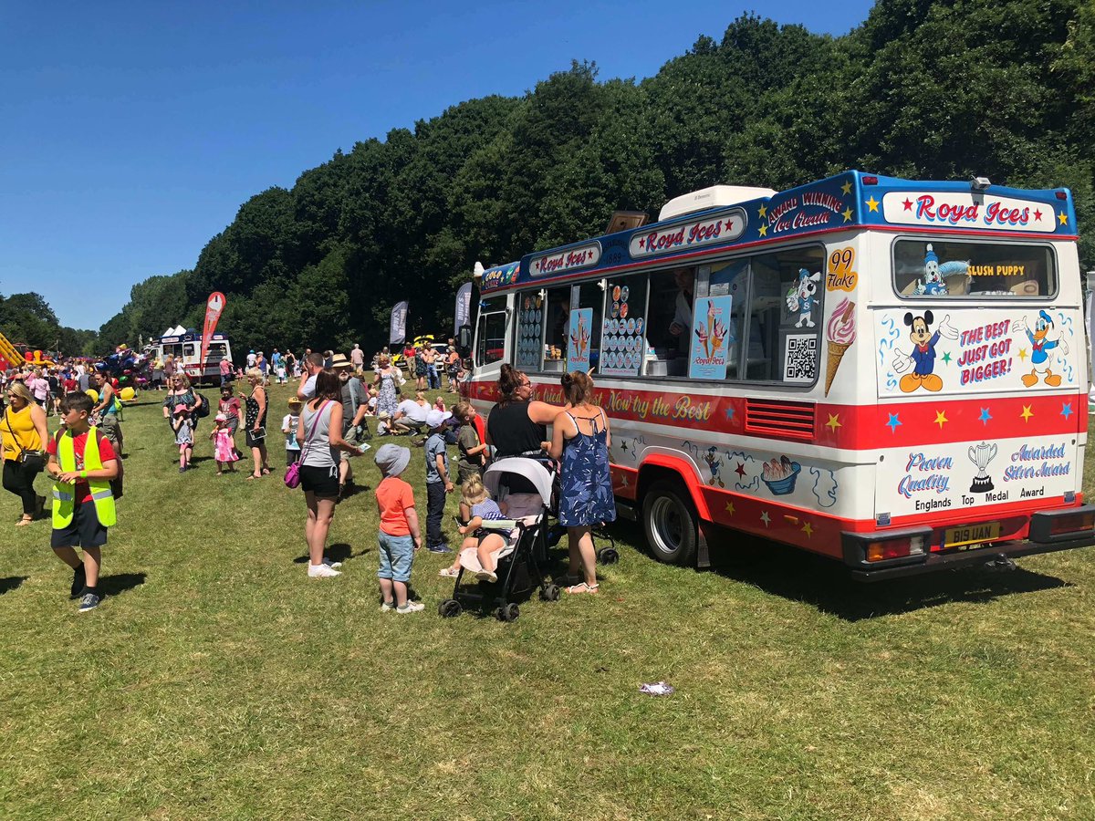 Why not hire an Ice Cream Van for that special occasion. 
The perfect treat for you and your guests 😀🍦
With one of the largest fleets of ice cream vans &amp; trailers in the UK, we can accommodate all your requests.
Contact us on 01422 881122.
roydices.co.uk/weddings-parti…
#icecreamvans