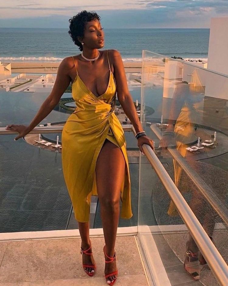 Fashion Friday! We can’t wait to crack open our summer wardrobes🤩