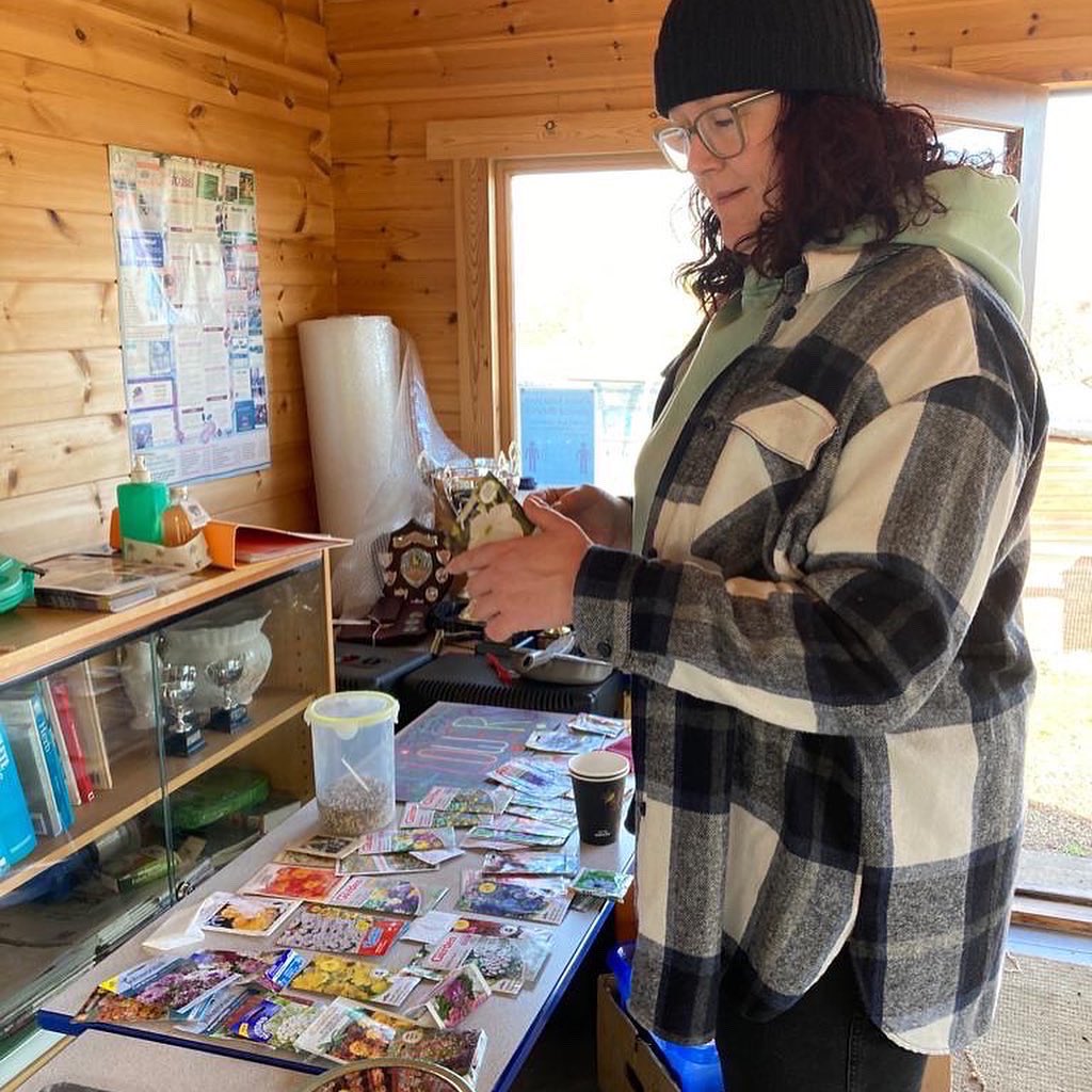 FestivalStoke's tweet photo. 💚 Seed Swap Blog 💚
Read all about the fun seed swap up at plot 33 on the latest #greeningstoke blog here ⬇️
https://t.co/39GOVb2eTi
Don’t forget to sign up for newsletters whilst you’re there 😊
@Lettingintlight #allotmentblog #stokeontrent #communitygarden https://t.co/QdQ3ZyCAS2