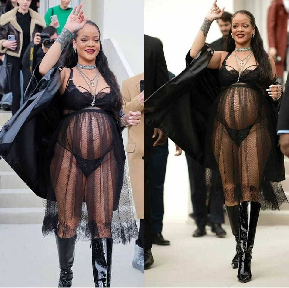 .<a href="/rihanna/">Rihanna</a> 's most sensational maternity look!
#badgalriri #rihanna #fridaymorning #FridayVibes