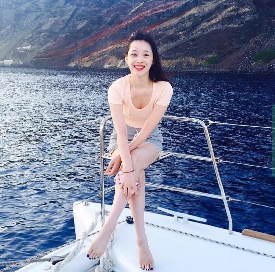 Sulli жива