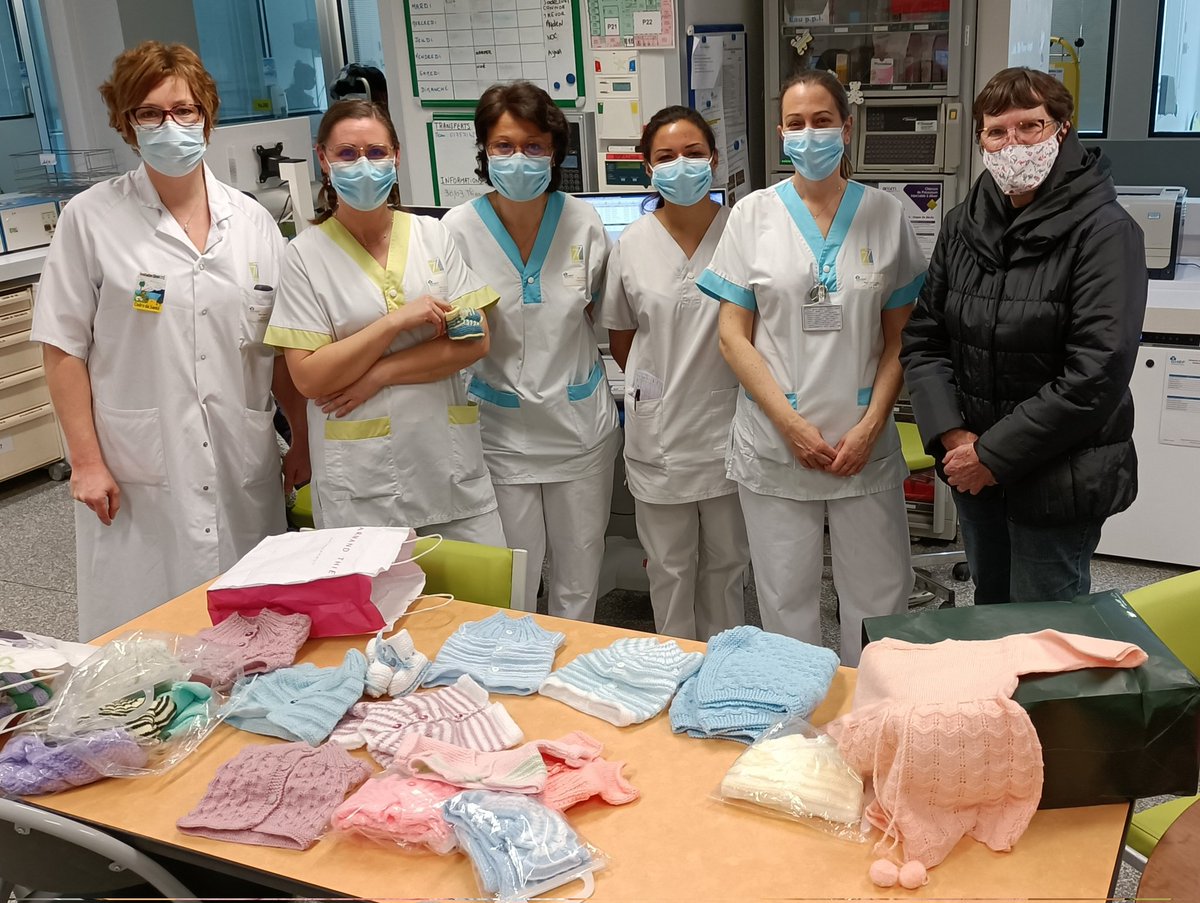 SPomponne's tweet photo. 152 bonnets, 30 brassières, 15 couvertures, 12 sacs à linge et 10 paires de chaussons : voici les jolies créations qui ont été réalisées par les bénévoles de la SEVE et des associations "amies", et qui ont été remises ce jour au service de Néonatalogie du GHEF de Jossigny. https://t.co/1AAc1IA7dv