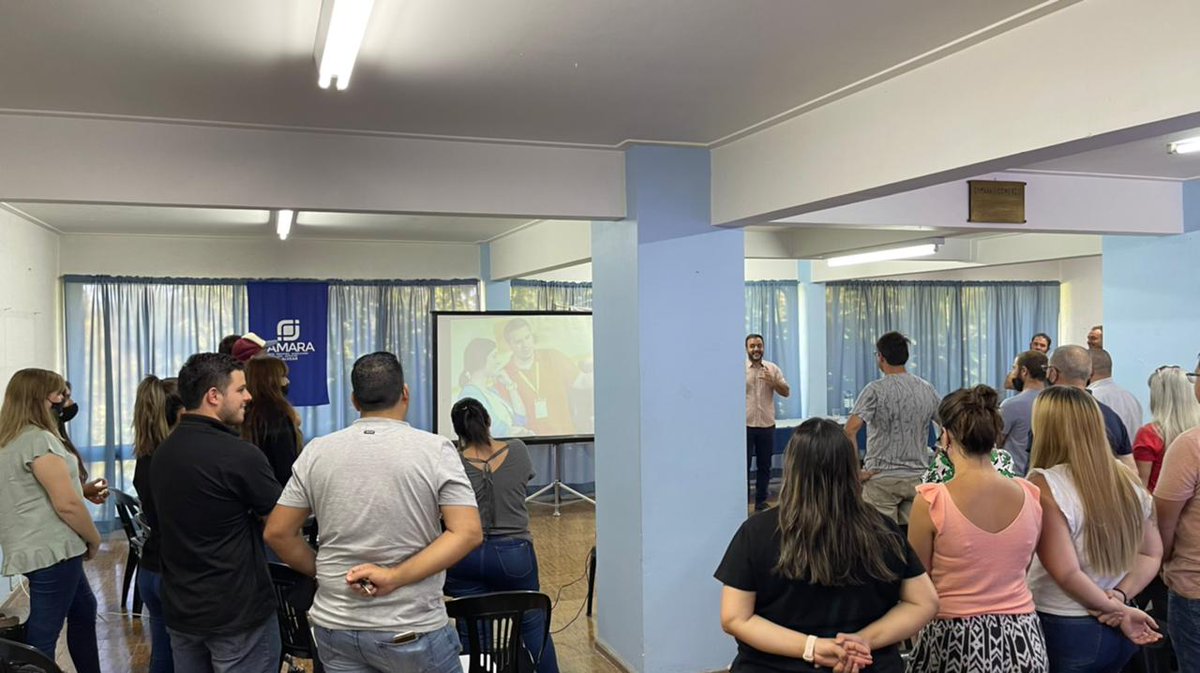 AlvearCamara's tweet photo. ✅ Ayer en nuestras instalaciones se realizó una capacitación sobre "Experiencia del Consumidor" junto al disertante Juan Francisco Retali, con una gran participación de comerciantes y socios de la específica de comercio.

#CámaraDeAlvear
#ExperienciaDelConsumidor https://t.co/A1uXxYHT9c