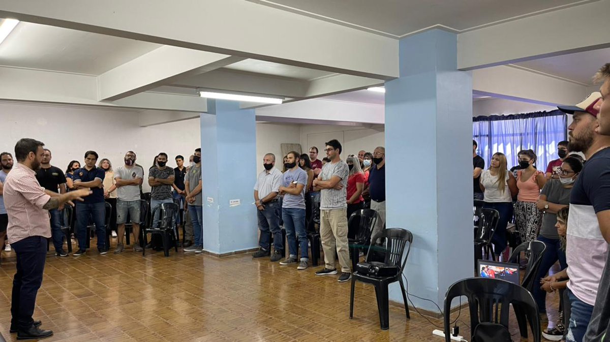 AlvearCamara's tweet photo. ✅ Ayer en nuestras instalaciones se realizó una capacitación sobre "Experiencia del Consumidor" junto al disertante Juan Francisco Retali, con una gran participación de comerciantes y socios de la específica de comercio.

#CámaraDeAlvear
#ExperienciaDelConsumidor https://t.co/A1uXxYHT9c