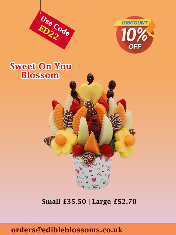 Sweet On You Blossom
Our Sweet On You blossom is filled with fresh sweet strawberries, heart shaped pineapple, Pineapple Daisies, honey dew melon cantaloupe melon grapes. .
Order Now:  bit.ly/3KzX1cb
📞0789 146 8235
#EdibleBlossomsuk  #chocolate #fun #freshlymade #fruit