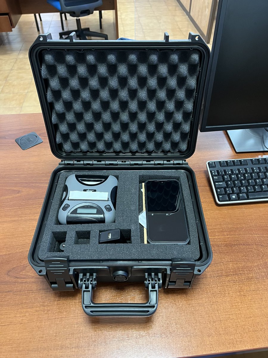 PTegueste's tweet photo. ℹ️La Policía Local de #Tegueste cuenta ahora con un nuevo sistema para la identificación de vehículos en situación ilegal, que se encuentran en la vía pública, que facilitará y agilizará el trabajo de los agentes de forma significativa. https://t.co/aTaBdSMJoI