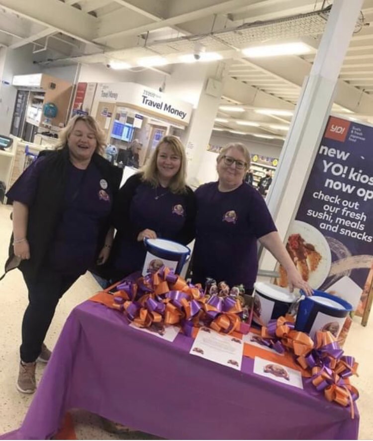 Bows for #helpforharri <a href="/helpforharri/">Helpforharri</a> are available today at Tesco in Culverhouse Cross <a href="/Tesco/">Tesco</a> 💜🧡💜🧡💜🧡💜