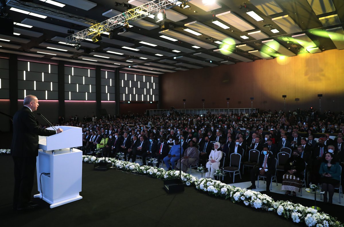 Akparti's tweet photo. Cumhurbaşkanımız Recep Tayyip Erdoğan, Antalya Diplomasi Forumu'na (ADF) katılarak, hitaplarını gerçekleştirdi. https://t.co/yqFDmXTI6F