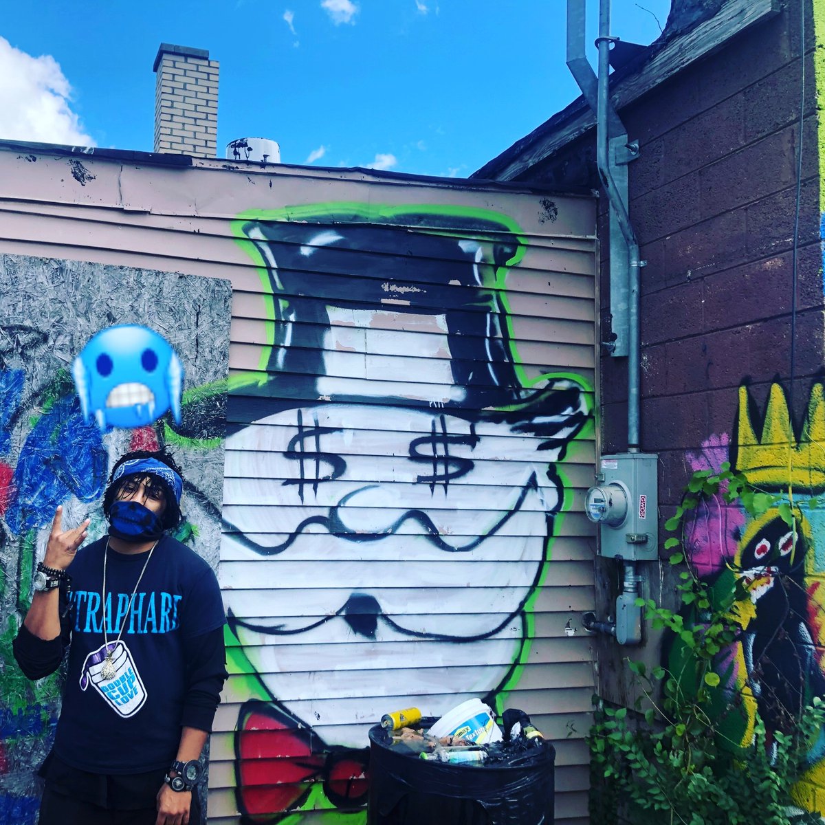 ROLLSROICE's tweet photo. I aint on social media often but you know when im on it I show up to show out #TrapHardEnt #RIPRollsRoice https://t.co/iPMIPWAja4