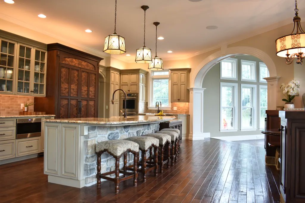rm_kitchens's tweet photo. This island provides a great space for seating for the family or friends. #kitchenisland #islandseating https://t.co/SX0sgAZWk7