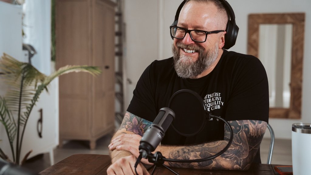 BO3rdPodcast's tweet photo. It’s about where you start in life, where you start in your career, when you start a family, where you go to college, it’s not about talent, it’s about #privilege, it’s about access to opportunity and it’s about equality. That’s what the Born On 3rd #podcast is about. https://t.co/PqvYkTKzTj
