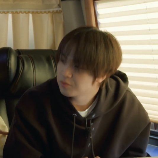 mabearfullsun's tweet photo. พิแจมิน ขอขนมให้น้องแฮชานอีกสิบอันได้มั้ยคะ น้องกินได้น่ารักมาก ㅠㅠ https://t.co/8uJYsNaUS5