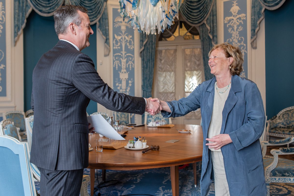 Albertine van Vliet-Kuiper is door de commissaris van de Koning in Noord-Holland <a href="/ArthVanDijk/">CvdK Arthur van Dijk</a> beëdigd als waarnemend dijkgraaf van <a href="/waterschapagv/">Waterschap AGV</a>. 
agv.nl/nieuws/2022/ma…