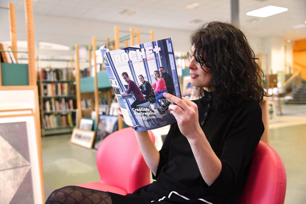 larochesuryonfr's tweet photo. 🗞️ ROCHE+, magazine de @larochesuryonfr, consacre son dossier du mois de mars à la création d'#entreprise. #assises2quartier de La Roche-sur-Yon, politique #jeunesse d'Aubigny-Les Clouzeaux, guichet unique de l'habitat... complètent le sommaire.
⏩ https://t.co/ruR5gSrXQy.
#lrsy https://t.co/Dso0gLodlL