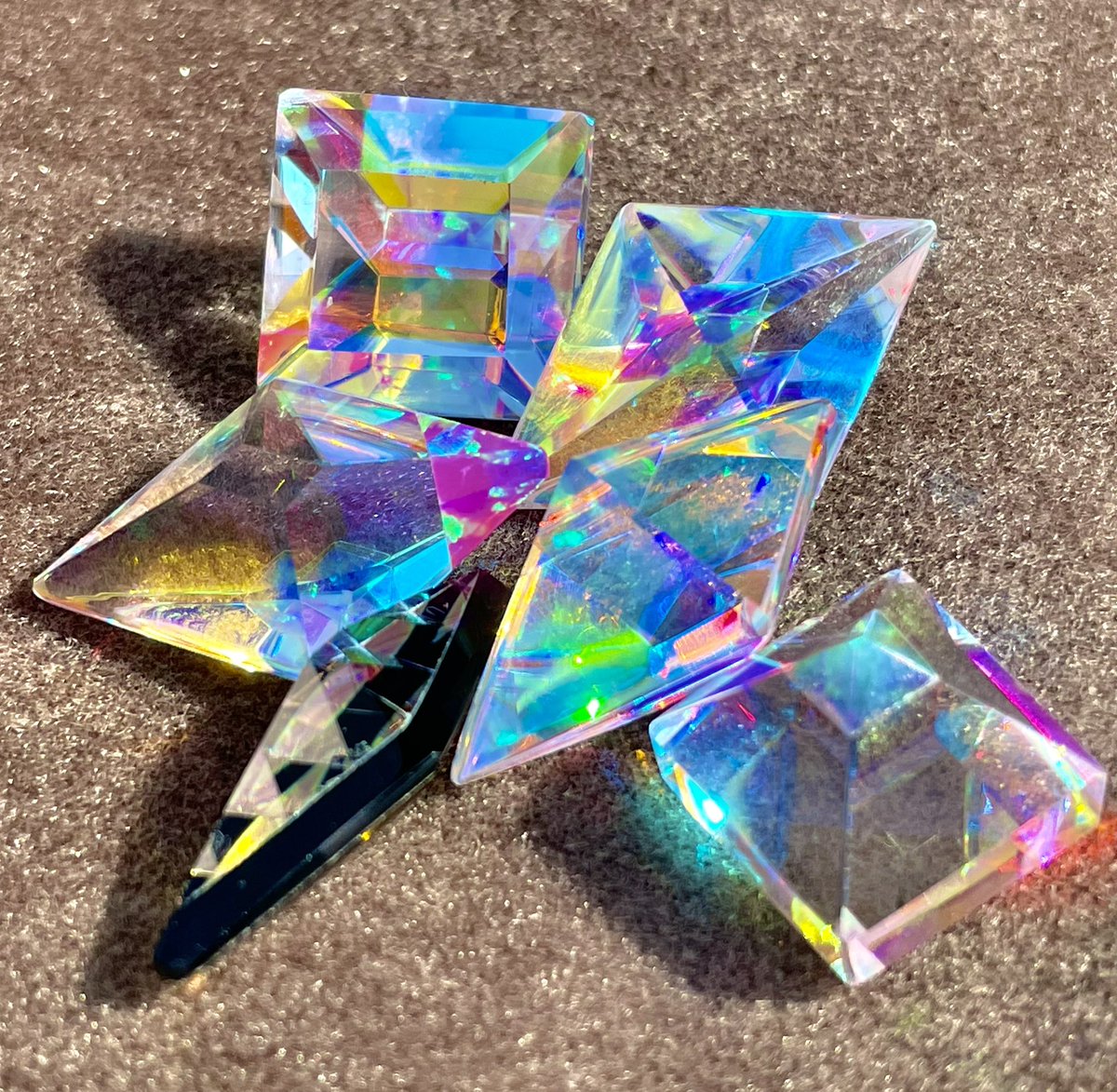 MihawkSy's tweet photo. オーダーの方々の品が鈍足で出来上がってきております💎✨
明日はまだまだ作らないとね🌸
minne通さないツイ販なら１０%割引できますのでお気軽にお声掛けください😚 https://t.co/M8qJaLkEZU