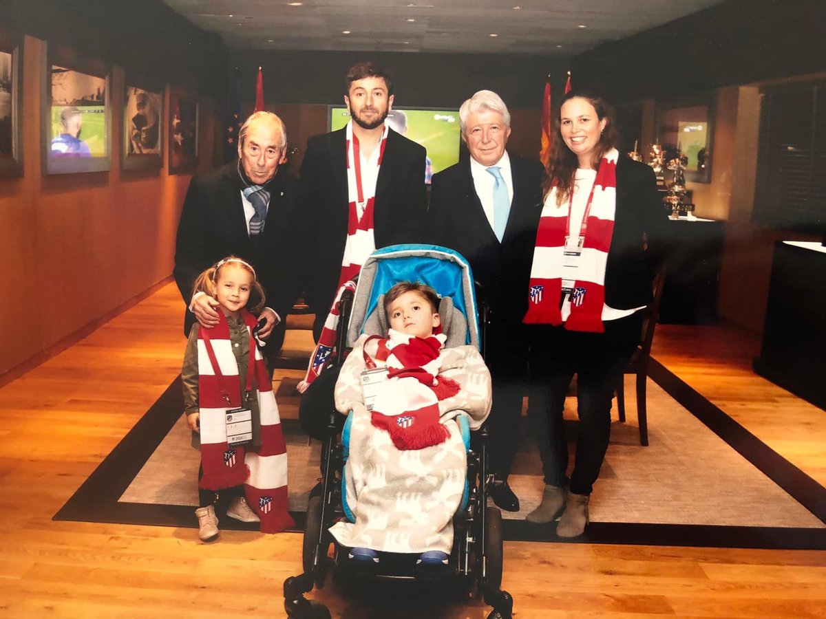 Tarde inolvidable !!!
Gracias a la <a href="/AtletiFundacion/">Fundación Atlético de Madrid</a> por su generosa aportación especialmente a Irene, Oscar y Juan Carlos.
🙏🏻 Muchas gracias al <a href="/Atleti/">Atlético de Madrid</a> y a su presidente <a href="/Pelo_Tejon/">Enrike Cerezo (Pelo Tejón)</a> .

<a href="/polomarca/">Pablo Polo Santías</a> <a href="/verili_es/">Verili</a> gracias!!
Seguimos!!💪

#ayudemosaNico #inadcurespain #inadcure