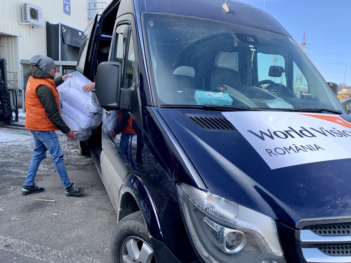 mjmessenger's tweet photo. Loading 1st of 2 ⁦trucks jammed full of critically needed supplies from ⁦@WorldVision⁩ for a hospital in #Ukraine, 65 km from Romania border. Bedding, food &amp; hygiene products will be used by the facility and 500+ displaced people who are sheltering there. #ukrainecrisis https://t.co/WkhpqkXMh9