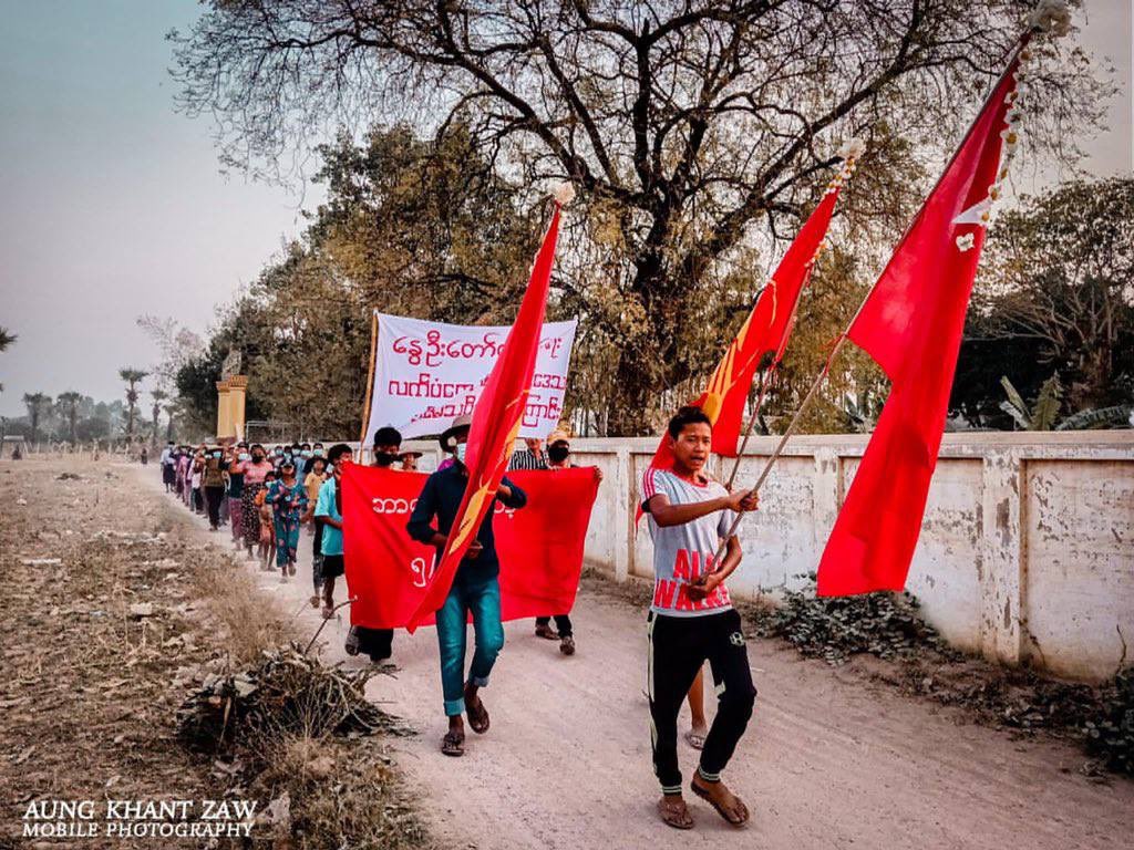 cherryty_nctzen's tweet photo. The main strike from a village in the #Letpadaungtaung area, #Salingyi Tsp, marched to oppose the #MilitaryDictatorship. #VillagesBurntDownByJunta #2022Mar11Coup #WhatsHappeningInMyanmar https://t.co/ukG3FQ19wx