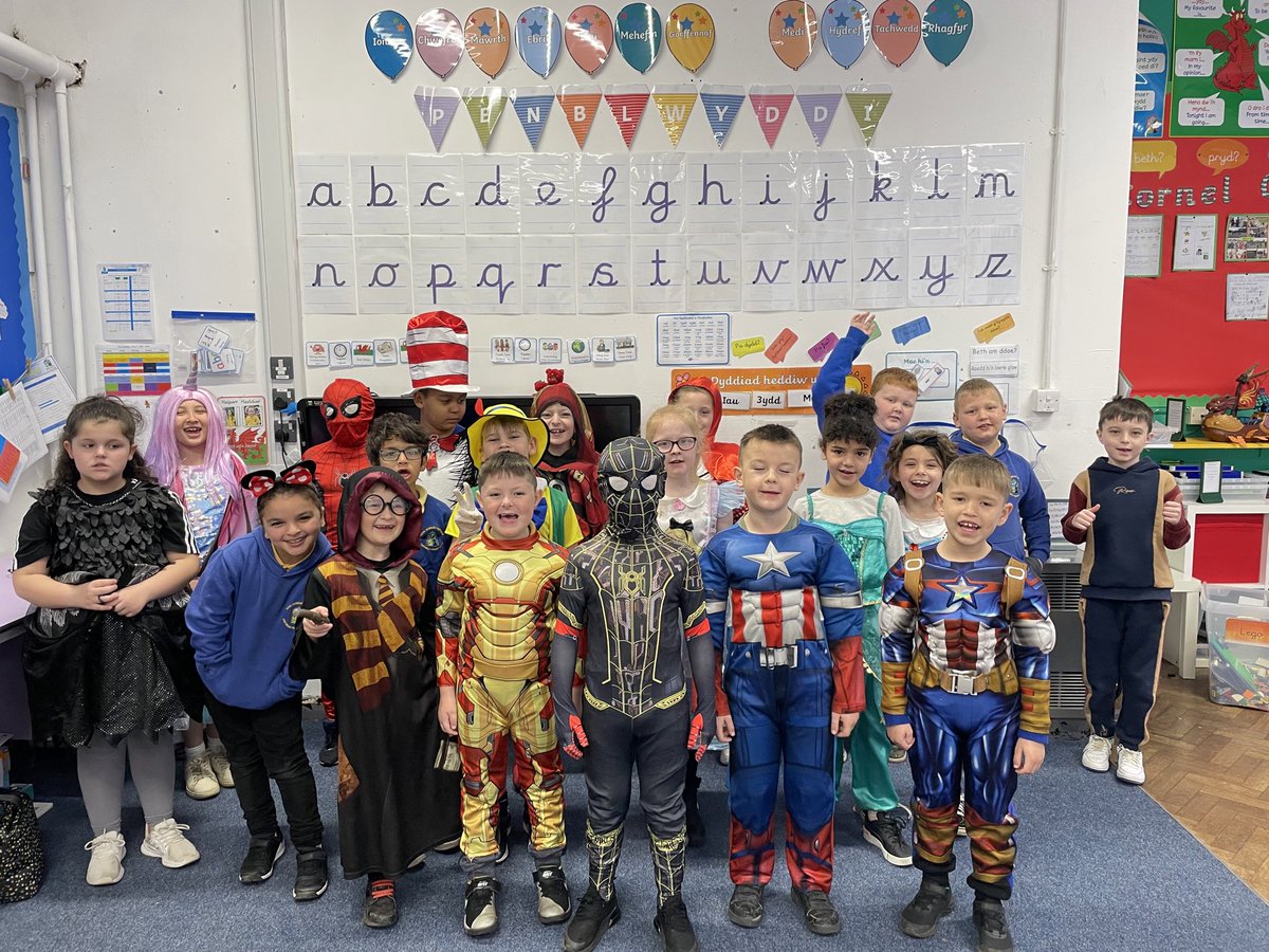 portmeadp's tweet photo. Thank you @Wendy_J_White for our virtual meeting on our World Book Day 📚 the children enjoyed meeting you and asking our questions. We are enjoying reading ‘St David’s Day is Cancelled!’ We also enjoyed dressing up for WBD 🤩 #pmdpy34 #pmdpllc https://t.co/zW9d4lFmxV