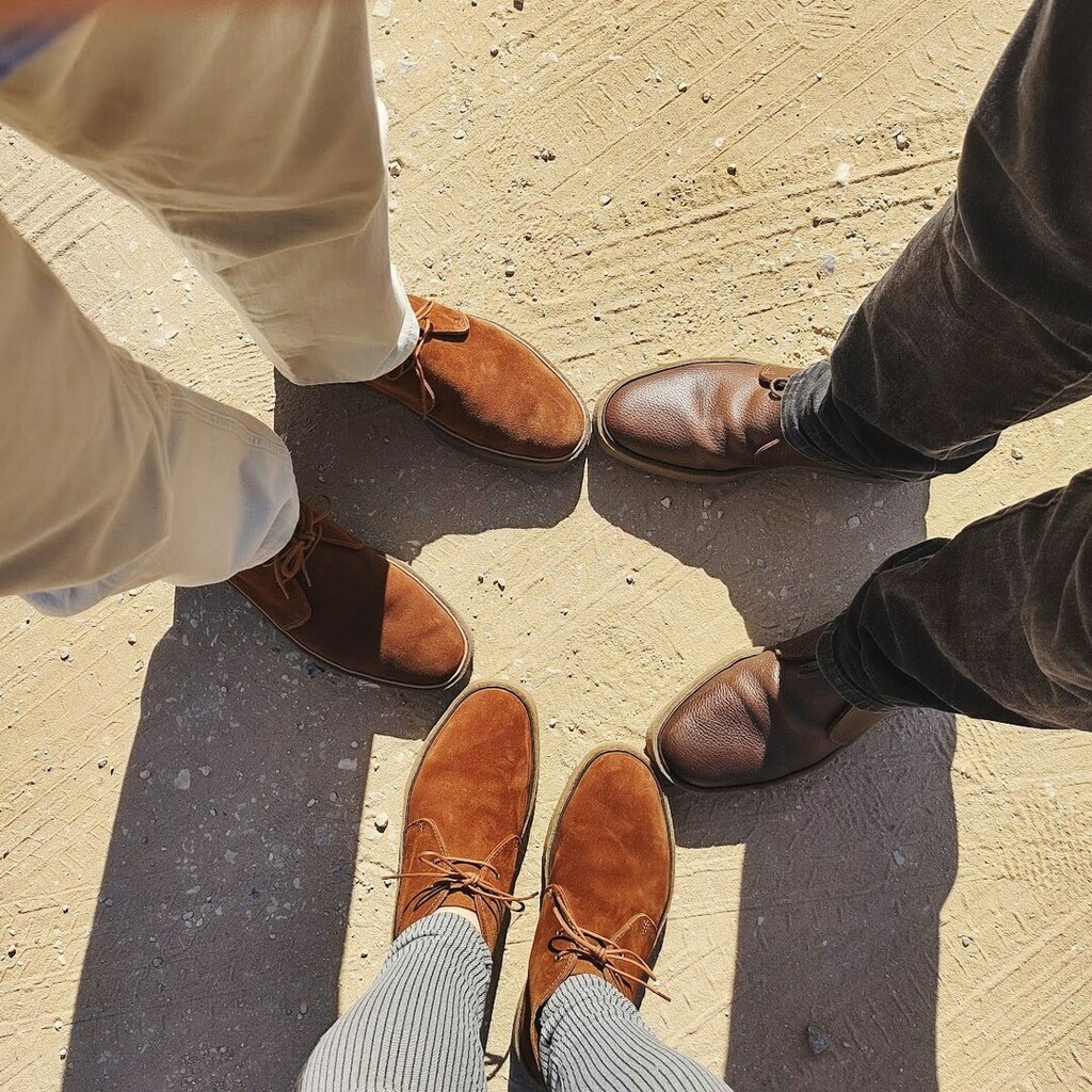 huttonboots's tweet photo. We may be a little biased, but it seems to us our Playtime chukkas look good on absolutely everyone.
From top, clockwise: tan welt (well worn), Havana Leaf (lightly worn), & dark brown welt (new).
#chukka #chukkas #chukkashoes #ivystyle #modstyle #modf… https://t.co/trm5OBqZKy https://t.co/lB5f7NOaGN