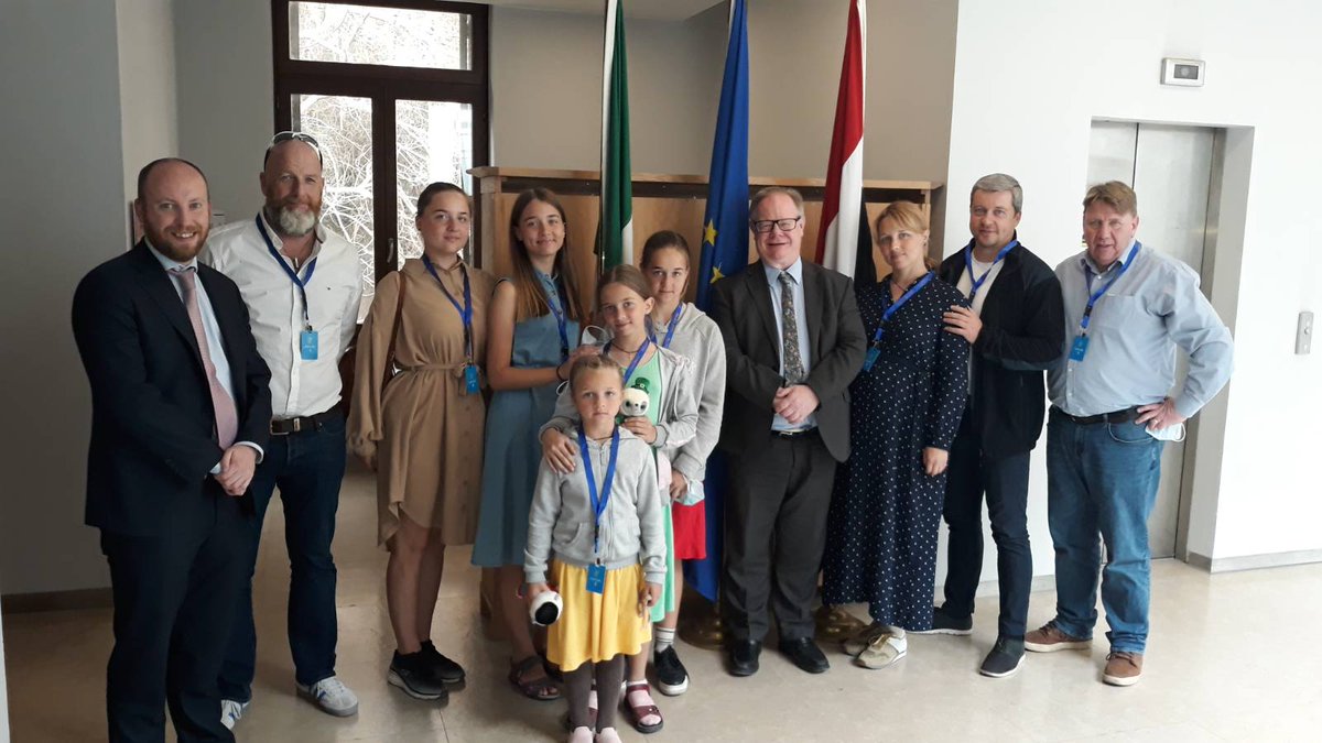#Ireland stands in solidarity with #Ukraine at this difficult time. <a href="/IRLEmbCairo/">Embassy of Ireland Cairo</a> was privileged to host Max, Olena &amp; family, who requested this photo, yesterday. Aided by Ken &amp; Gary, they are now safe in Ireland. We wish them all the best in Ireland 🇨🇮🇪🇺🇺🇦