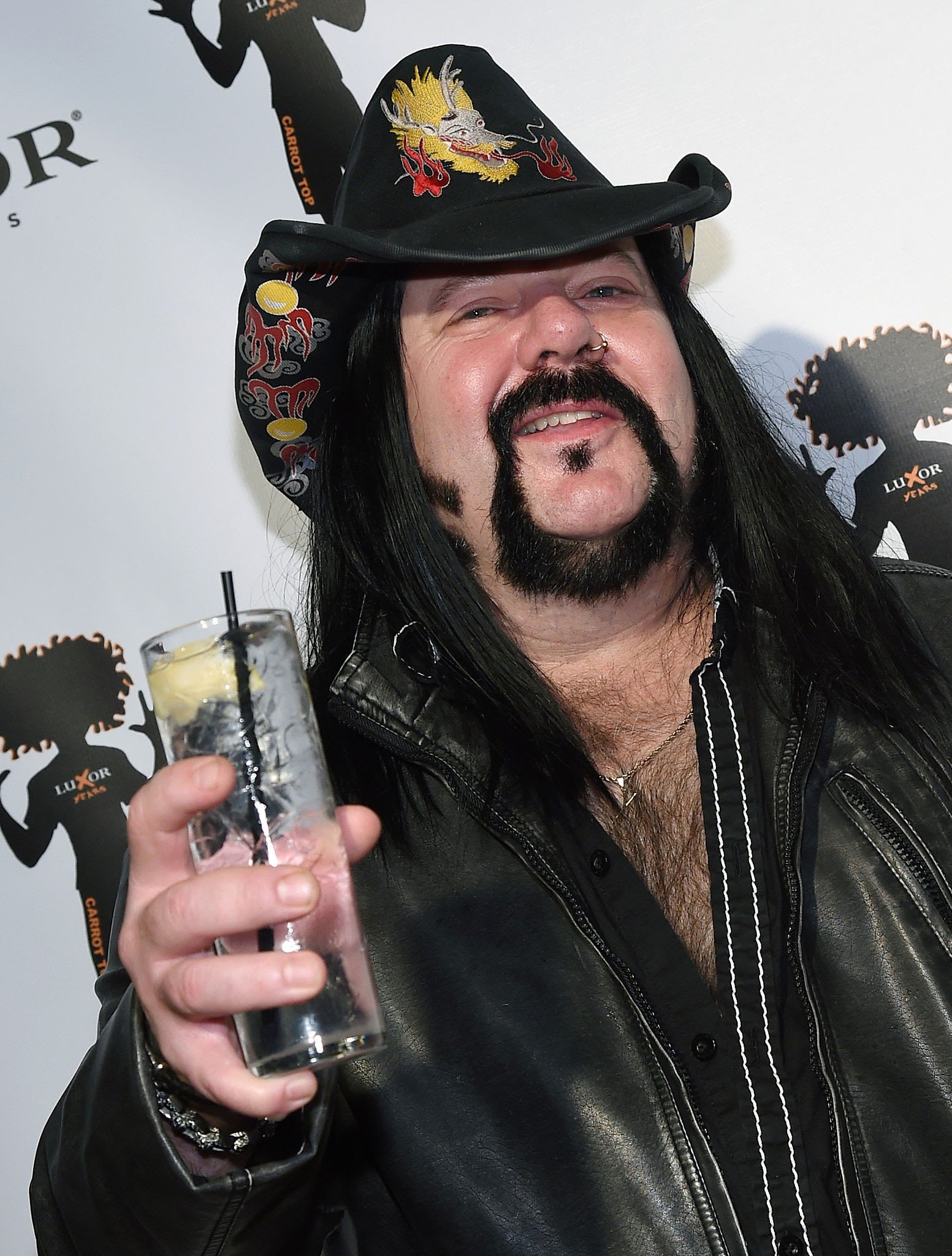 Happy Birthday to one of our favourite drummers. Vinnie Paul! Blacktooth s all round tonight  