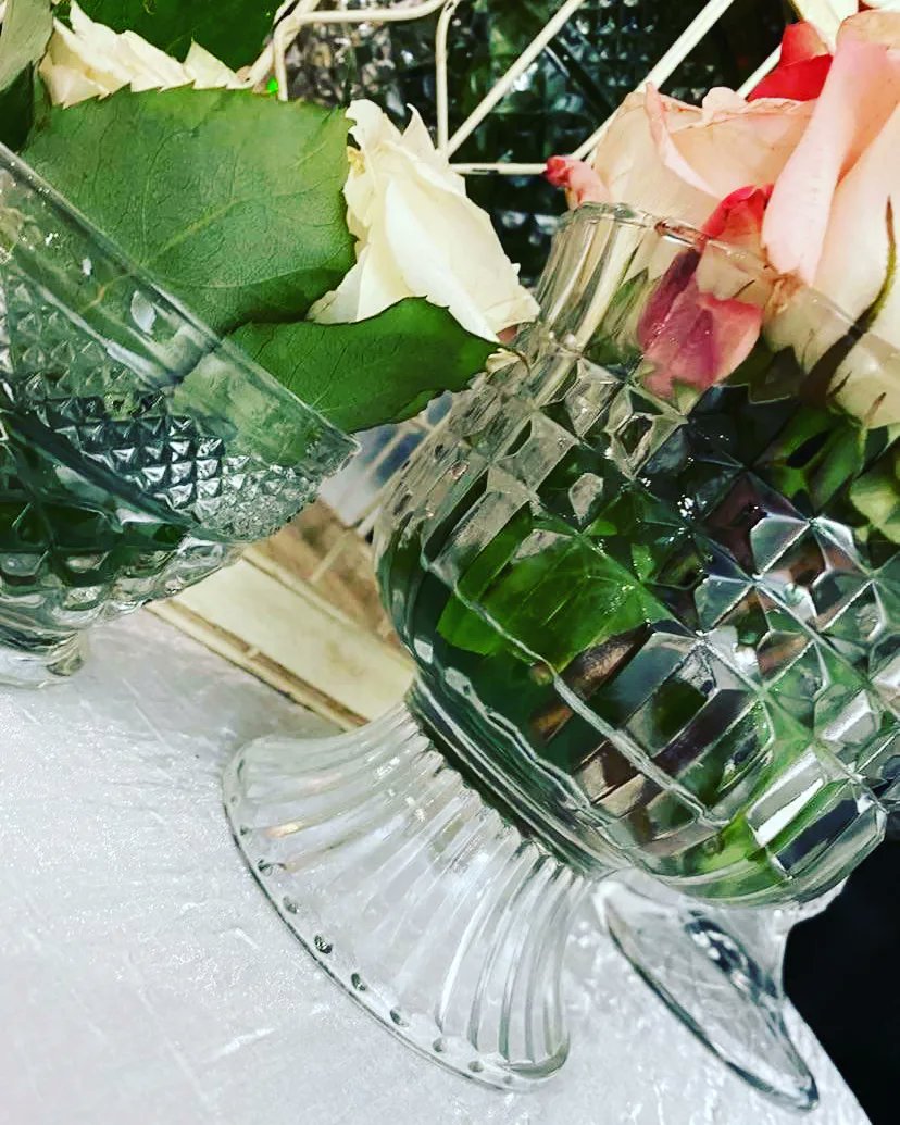 SixStarEvents's tweet photo. We LOVE our antique glass ❤
Who else is a fan of this beauty?!
#antique #antiqueglass #style #love #beauty #showroom #behindthescenes #Friday #fridayfeeling #fridayvibes #eventprofs #Event #smallbusiness #smallbusinessowner #supportlocal #picoftheday #photooftheday https://t.co/2AvGFf3PoF