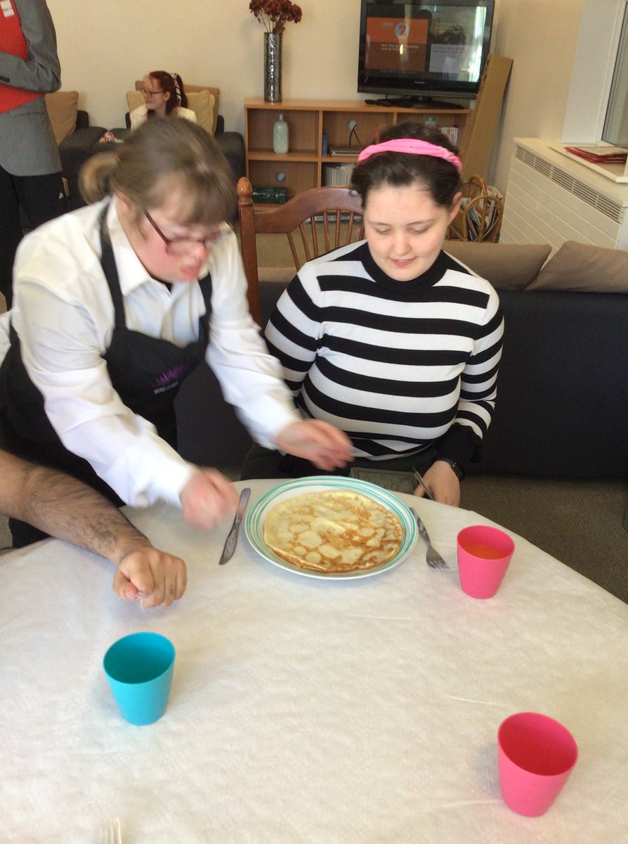 ValleyCollege1's tweet photo. #NationalCareersWeek
PACE 2 created a pop up kitchen during independent life skills to explore jobs that they could do within the catering and hospitality industry.  Learners from PACE 1 happily volunteered to be our customers and they enjoyed pancakes and toasties. https://t.co/CO0iaKlYti