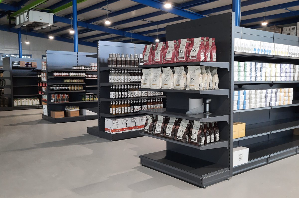 QuickRack's tweet photo. Deli Nova in Curaçao is bijna toe aan de verhuizing.
Trots dat QuickRack hier het retailrek heeft mogen aanleveren. https://t.co/xSCfSAN42o