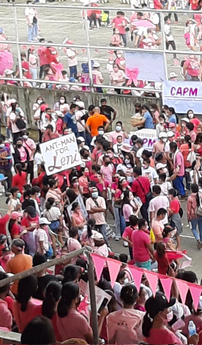 emptiedpurse's tweet photo. Me and my dad are homebodies na lalabas ng bahay for Leni. Walang hakot, walang bayad. Gobyernong tapat lang, sapat na. Mahal gasolina pero mas mahal namin ang Pilipinas.

Ipanalo na natin ito!
#NegOccIsPink #BacolodIsPink #MurciaIsPink #PhilippinesIsPink https://t.co/pBjADo7JwW