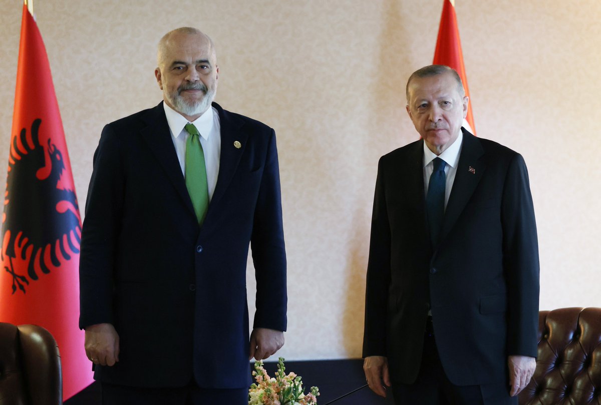 Akparti's tweet photo. Cumhurbaşkanımız Recep Tayyip Erdoğan, Antalya’da Arnavutluk Başbakanı Edi Rama'yı kabul etti. https://t.co/KjWVI8BfRK