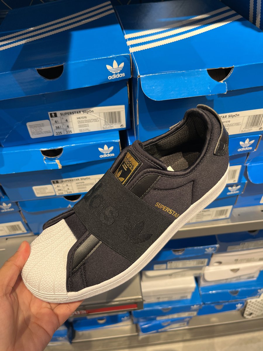 tgadlinn's tweet photo. Banyak nya sales bulan ni! 

SWATCH ADIDAS NIKE VANS SKECHERS CHARLES &amp; KEITH SEMUA UP TO 50% 😱

Brand lain kt thread bawah ni. RT bagi semua orang dapat shopping! https://t.co/C5Ouaplv5U