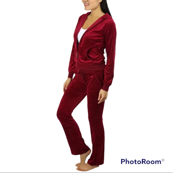 NostalgicOnline's tweet photo. So good I had to share! Check out all the items I'm loving on @Poshmarkapp from @MsMaverick2 #poshmark #fashion #style #shopmycloset #lizclaiborne #fadedglory #frazzle: https://t.co/gE48mpy8Hf https://t.co/QHz3mskPj5