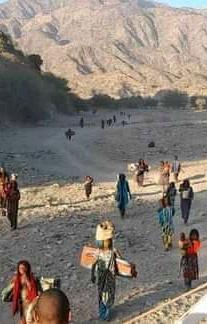 Tahir_A_Ebrahim's tweet photo. This is How Mothers &amp; Childrens are  Fleeing to escape the Fighting in Northern Part Of #Afar.
#AfarUnderAttack 
#AfarCantWait https://t.co/fXLuJH4Ndk