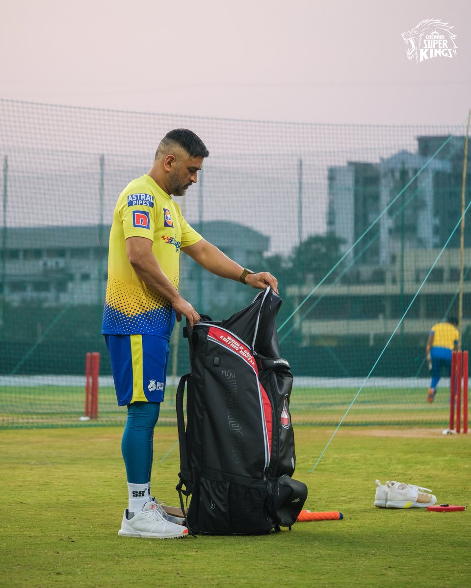 ChennaiIPL's tweet photo. Leader of our Pride - Unbox! 

#CSKUnbox #WhistlePodu 🦁💛 https://t.co/rT5X9tJbo8