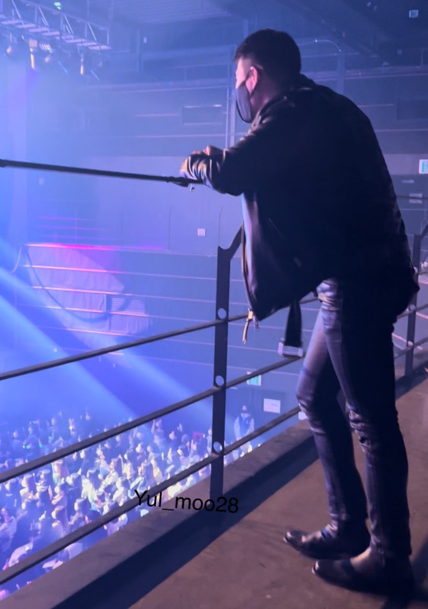youngk_world's tweet photo. It's just photos. It won't hurt you.

The photos: https://t.co/dBHIXO4EYL
