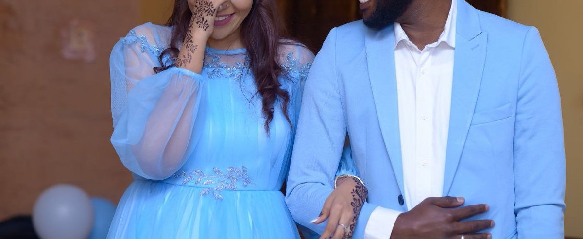 Laymonada97's tweet image. يشبه أن تركض العمر كله مذعورًا، ويصادفك في منتصف الطريق كهفٌ تستريح به من عناء المسافة 💜🦋