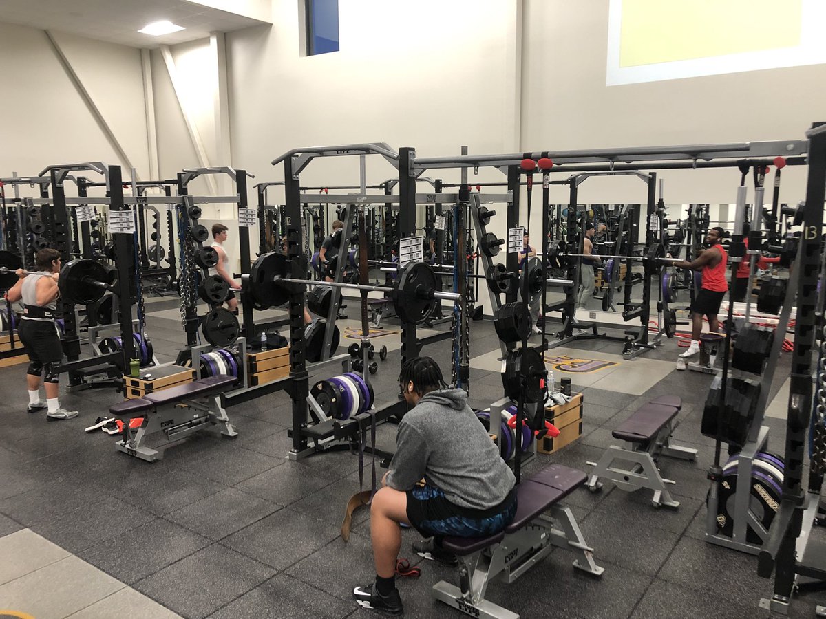 First day of spring break and these guys chose to get some extra work in. 

#AllRiseNoPeak #DragonEdge