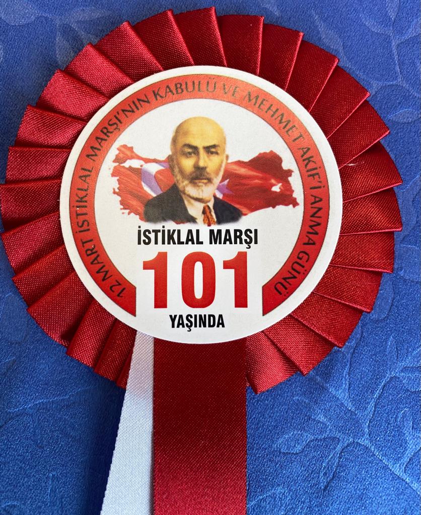 ibrahimakogluio's tweet photo. #istiklalmarsı
O şiir bir daha yazılmaz.. Onu kimse yazamaz.. Onu ben de yazamam.. Onu yazmak için o günleri yaşamak lazım. O şiir artık benim değildir. O, milletin malıdır. Benim millete karşı en kıymetli hediyem budur… Allah bir daha bu millete bir İstiklâl Marşı yazdırmasın!. https://t.co/RFty0VhJNH
